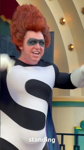 OOGIE BOOGIE BASH 2025 SYNDROME VS MR. INCREDIBLE #disneyparks #disney #oogieboogiebash #family