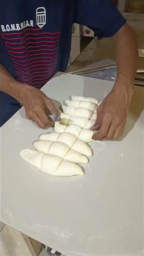 Amazing bread making skills #bakingtutorials #breadlovers
