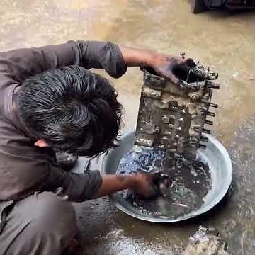 Pakistani mechanic rebuilds destroyed diesel pump with basic tools
