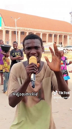 This guy always sing emotional song 😢#djsquarekid #gboowaanation #world #streetsvibes