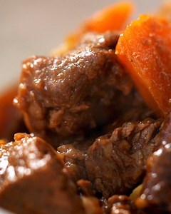 41K views · 1K reactions | This slowly braised Vietnamese stew heroes tender beef and a beautifully balanced sauce, that’s just begging to be mopped up with a crispy baguette. | Marion Cooks Asian Food Classics | Facebook