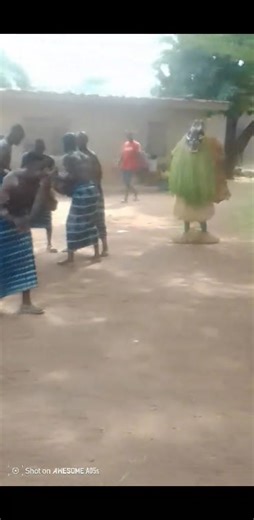 We show, we explore and we teach others the real and authentic Culture and traditions from Côte d'Ivoire (Ivory Coast) #travel #tours #trip #tourism #tourists #dance #everyone #travelling #people #placestogo | Dayo Africa Tours