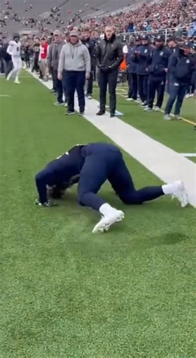 The Defender Just Slid Backward 😳🏈