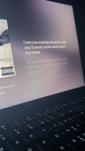 Greedy — Tate McRae lyrics and singalong