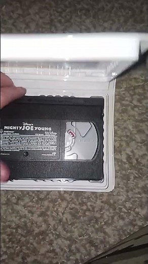 Mighty Joe Young (1998) VHS Review