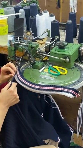Amazing Sweater Collar Attach by Linking Machine #sweater #linkingmachine #linking #collarjoin