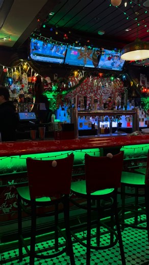 Find a dazzling winter wonderland, inspired by The Nightmare Before Christmas, @klondikekates! 🎄🎁 From festive drinks to fun photobooths and so many kinds of decorations, you’ll find it all at Klondike Kate’s, The Sleigh Bar! ❄️☃️ 📍#klondikekates #newarkde #thesleighbar #visitde #visitdelaware Klondike Kate’s, Newark, Delaware, The Sleigh Bar, holiday travel, holiday fun, winter travel, New Castle County, Visit Delaware, Visit DE, holiday pop up bar, The Nightmare Before Christmas, Delaware T