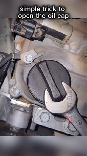 simple tricks to open the oil cap #DIY #trick #car #mechanic