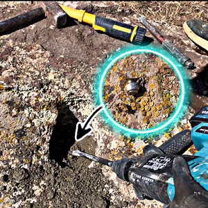 237K views · 2.6K reactions | treasure found in a hole in the rock | Gold mine | Facebook