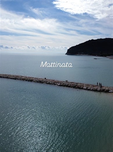 📍L'indescrivibile bellezza di Mattinata anche d'inverno dove il rumore del mare, l'aria che ti accarezza ed i profumi di un paesaggio che fa sognare regalano sempre grandi emozioni! Siamo in Puglia in provincia di Foggia. 🔸Se ami viaggiare seguimi per altri fantastici video! 🔹Lascia un Like e commenta se ci sei stato! #mattinata #mare #puglia #gargano #puglialovers