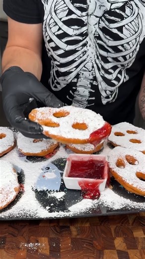 Screaming Ghost Donuts 👻 | Food Pop