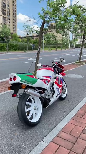 Honda NSR 250 Mc28: Kehebatan Motor 2 Tak