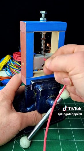 How to Strip Copper Wire Effectively