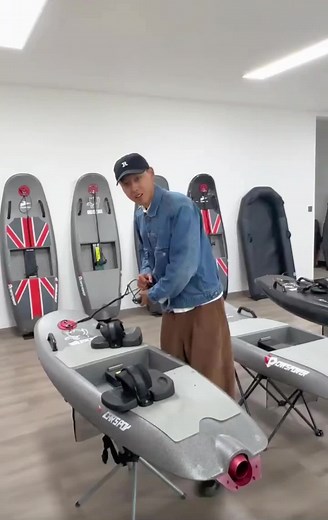 Hydrofoil Surfing Adventure: Tips for Thrilling Rides