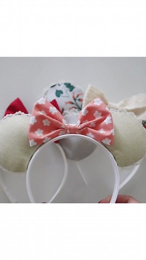 #minniemouseears #diy #diyheadband #headbandtutorial #bow #disneyears #crafts #kidscrafts #craftymoms #smallbusinesstiktok #mickeyears