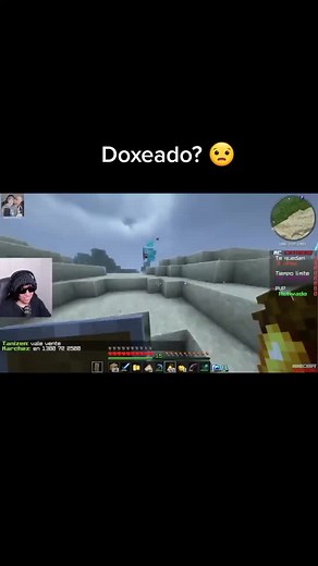 Exploring Minecraft with Quackity in Minecraft Extremo