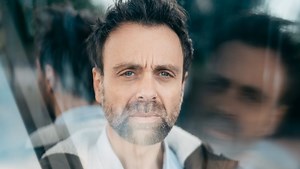 David Castello-Lopes en spectacle à Toulouse : "Etre journaliste, ce n’est pas incompatible avec faire des blagues"