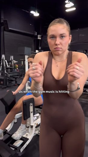 Milana Volkova | Personal Trainer | Bikini Bodybuilder on Instagram: "@official_alphaland gym 2💃🏽🪩 #gymfun #gymbaddie #gymgirls #coupleworkout"