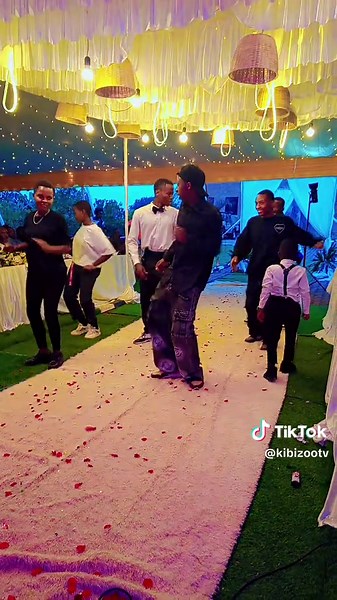 with MC David NGANJI dancers #rwandatiktok🇷🇼 #fypシ゚ #da#dance#dancechallenge #da #dance #dancer #weddingvibes #photography #fypp #dancecover #dancewithpubgm