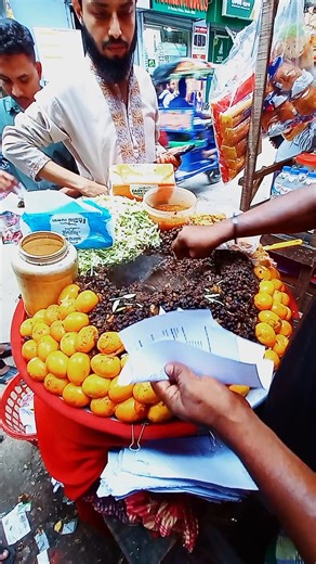 🥚🌶️ Spicy Egg Chana Chaat by a Hardworking Man 🍋 #reelsfb #fb #reels #reelsfbpage #viral #food #foodie #EasyRecipe | Varieties Tasty Food