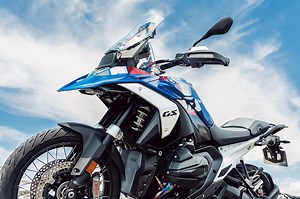 【レビュー】「R 1300 GS」インプレ（2024年）BMW創業100周年を記念して登場！“GS”の歴史や変遷と合わせて解説 - webオートバイ