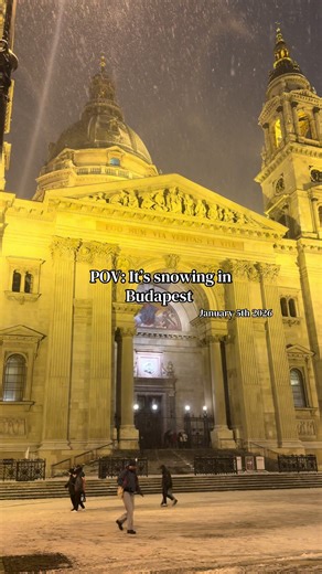 It’s snowing in Budapest again! We needed 2025 with snow and in January of 2026 in Budapest we have snow fall again! City truly looks different and magical with the snow fall! #budapestsnow #budapestjanuary #budapestwinter #ststephensbasilica #budapestchristmas
