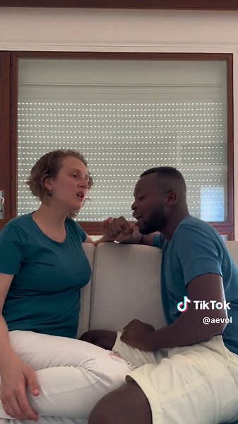 Chaque partie de notre histoire fut convertie en victoire. Alors nous rendons grâce à Dieu par ce premier single gospel, que nous avons choisi d’appeler « Alleluia » ! Cette chanson chrétienne vient du cœur ❤️