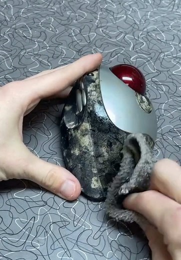 Deep Cleaning a Dirty Computer Mouse