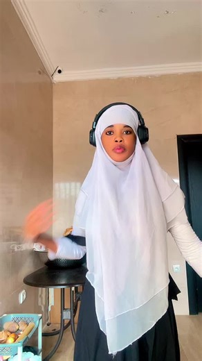 Malienne ❤️❤️ (@maliennes6)’s videos with Bright Night Sky (Vox) - Ah2