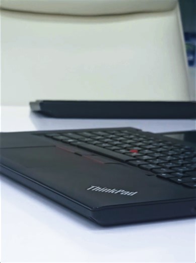 💻 𝐋𝐄𝐍𝐎𝐕𝐎 𝐓𝐇𝐈𝐍𝐊𝐏𝐀𝐃 𝐓𝟒𝟖𝟎 ⚙ 𝐏𝐫𝐨𝐜𝐞𝐬𝐬𝐨𝐫: Intel Core i5 8th Generation 🧠 𝐑𝐀𝐌: 8GB DDR4 💾 𝐒𝐭𝐨𝐫𝐚𝐠𝐞: 512GB SSD 🖥 𝐃𝐢𝐬𝐩𝐥𝐚𝐲: 14