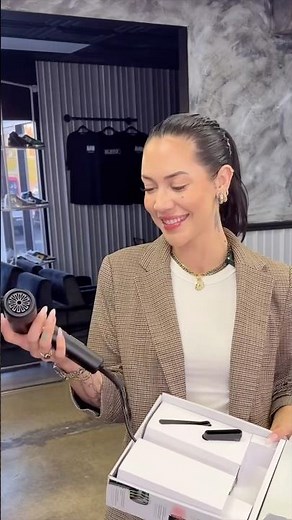 Wahl Professional VANQUISH Compact Hair Dryer 🤍 💨 The new drying standard, now even lighter.