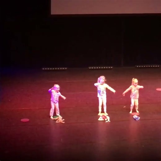 Eerste optreden Floortje pyjama party