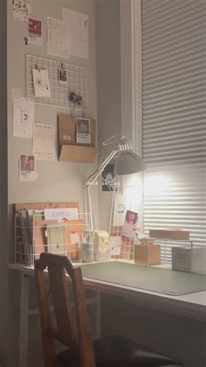 my new desk set up with me 😭 #velvetsolasta