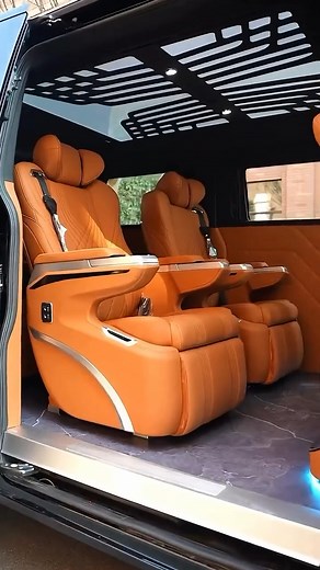 Ford Tourneo Custom Elegant Black | Transit Center