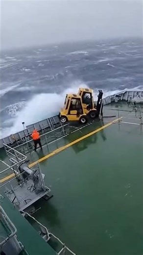 The North Sea Takes Control 🌊⚠️#ocean #ship #storm #waves #northsea
