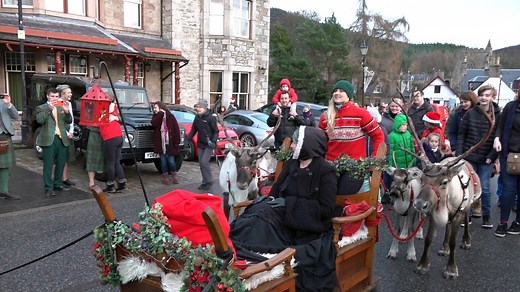 The Fife Arms Reindeer parade through Braemar in Aberdeenshire Scotland for Christmas 2019. With Braemar's Royal connections, Queen Victoria got to ride the sleigh through the village, pulled by reindeer from The Cairngorm Reindeer Herd. Thanks to The Fife Arms for arranging this Christmas treat. | Scotland Online