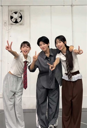 BEYOOOOONDS小島はな・大坪茉乃・杉山結菜がイタリア🇮🇹へ！