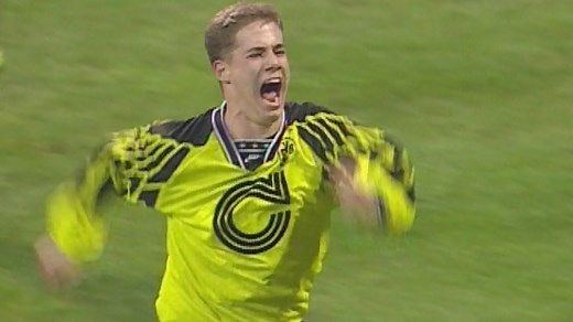 778K views · 4.9K reactions | 朗 Málaga hat einen Urahnen namens La Coruña. Das UEFA-Pokal-Achtelfinale 1994 steht für ein schwarzgelbes Fußball-Wunder. Lars Ricken nimmt uns mit auf eine emotionale Achterbahnfahrt. | Borussia Dortmund | Facebook