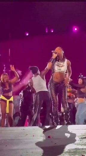 Ayra Starr performing ‘Hot Body’ with Coldplay at Music of the Spheres World Tour, Miami #ayrastarr