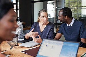 如何制定成功的采购策略 | IBM