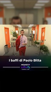 Solo uno può portare i baffi in ufficio.�Non perderti #CameraCafé in streaming su #MediasetInfinity https://www.mediasetplay.mediaset.it/fiction/cameracaf_SE000000001091 | Mediaset Infinity