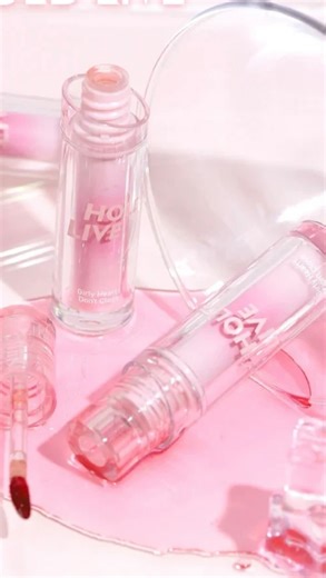 HOLD LIVE | Косметика | Бишкек on Instagram: "HOLD LIVE Bobo Watery Lip Gloss Суперстойкая формула — блеск надолго сохраняется на губах ✨ Обладает кристально чистым, сочным финишем, придавая губам объёмный, глянцевый, фруктовый блеск 🍓🧊 🏷️ 280 Для заказа 📞0502266266 Ждем вас в наших филиалах: 📍Чуй 140, напротив налоговой ⏱️С 10:00-20:30 📍 Бета Сторес 2 ( 7 мкр ) ;1 -этаж ; 132 Бутик ⏱️С 10:00 до 20:30 📍ЦУМ 2,2- этаж ,228-бутик ⏱️С 10:00 до 22:00"