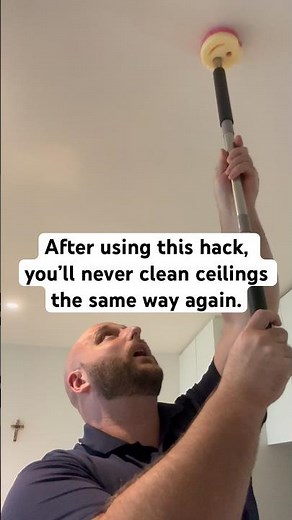 This ceiling cleaning hack is perfect for removing food splatters. #ceiling #cleaning #diy #howto