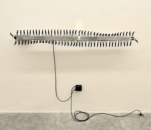 'Involucion Primate', A Kinetic Sculpture That Depicts Humans Evolving and Devolving in an Endless Loop