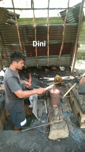 Mimi Key on Instagram: "It's truly amazing how this blacksmith is willing to get hot with fire when making gardening tools. #anvil"