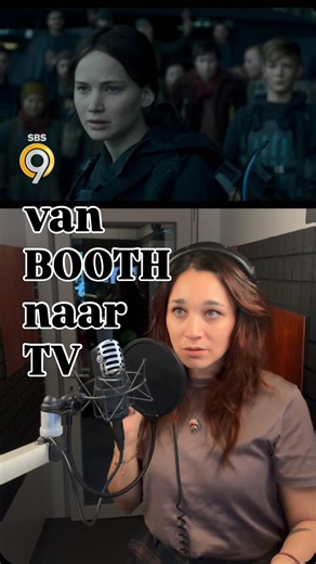 Nicolette on Instagram: "Morgen wordt The Hunger Games: Mockingjay – Part 2 uitgezonden bij SBS9. Ik sprak de promo in. Hou je van filmtrailers, sportpromos, humor in de booth en dramatische voice-overs? Dan zit je hier goed 🎙️ #voiceover #voiceoverartist #voiceactress #behindthemic #studiolife"