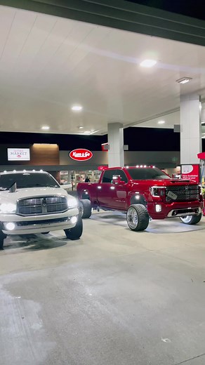 Gas station lighting>>> #LaysGoldenDuet #SoFiBreakUpChallenge #hoodstack