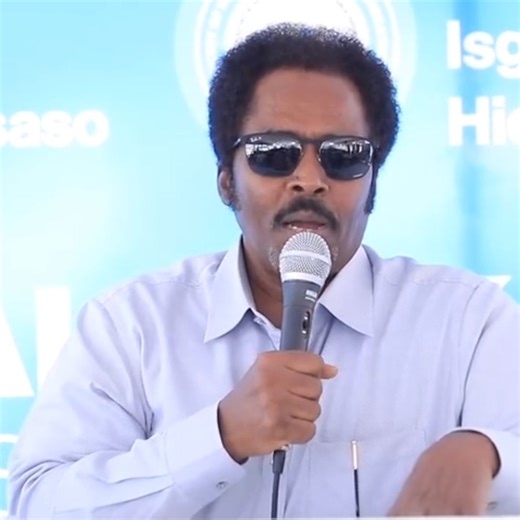 5.8K views · 115 reactions | Gudoomiyaha gobolka Bari ''Rag aan ruqsad qaad haysan oo wadada xirtay, iyo rag DCSH la shaqayn-jiray ayaa xirnay”. Guddomiye Shaahdoon ayaa daboolka ka qaaday in Xubno badan oo ganacsatada Barri ah ay weli lashaqaynayaan DAC!SH taas oo muujinaysa in Fikirka DC!SH iyo Ganacsato la shaqaysaba ay weli joogaan Magaalada Boosaso. | Dunida Online | Facebook