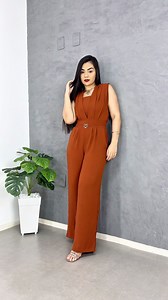 9.8K views · 37K reactions | Lançamento liberado amanhã em nosso site! 27/02 拾 Macacão R$159,90 Compre pelo nosso site: www.thaissateles.com.br Enviamos p/ todo Brasil  | Thais Sateles Moda Feminina | Facebook