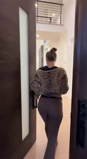 Adult “models” are now bragging about using the money they scammed from thousands of random men to buy luxury mansions